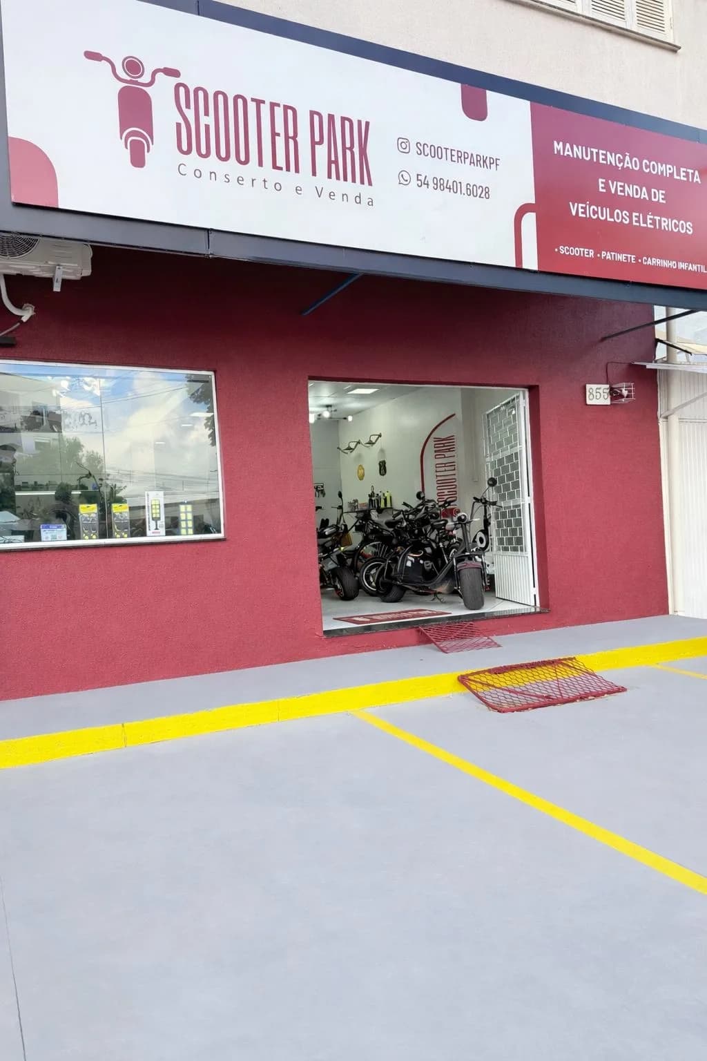 Vitrine da Scooter Park com scooters elétricas